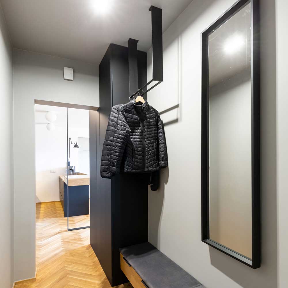 Predsoba izdelana po meri za ožji hodnik v stanovanju